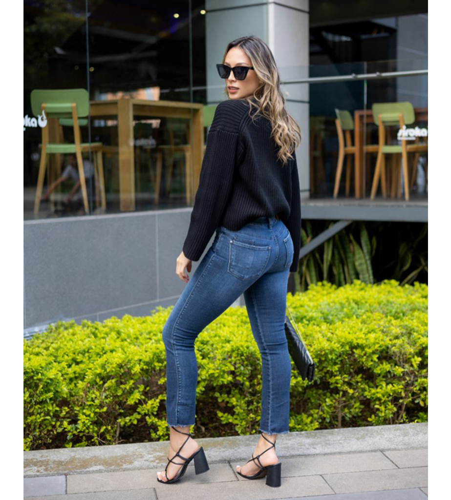Jean Cropped 16992 - Image 2