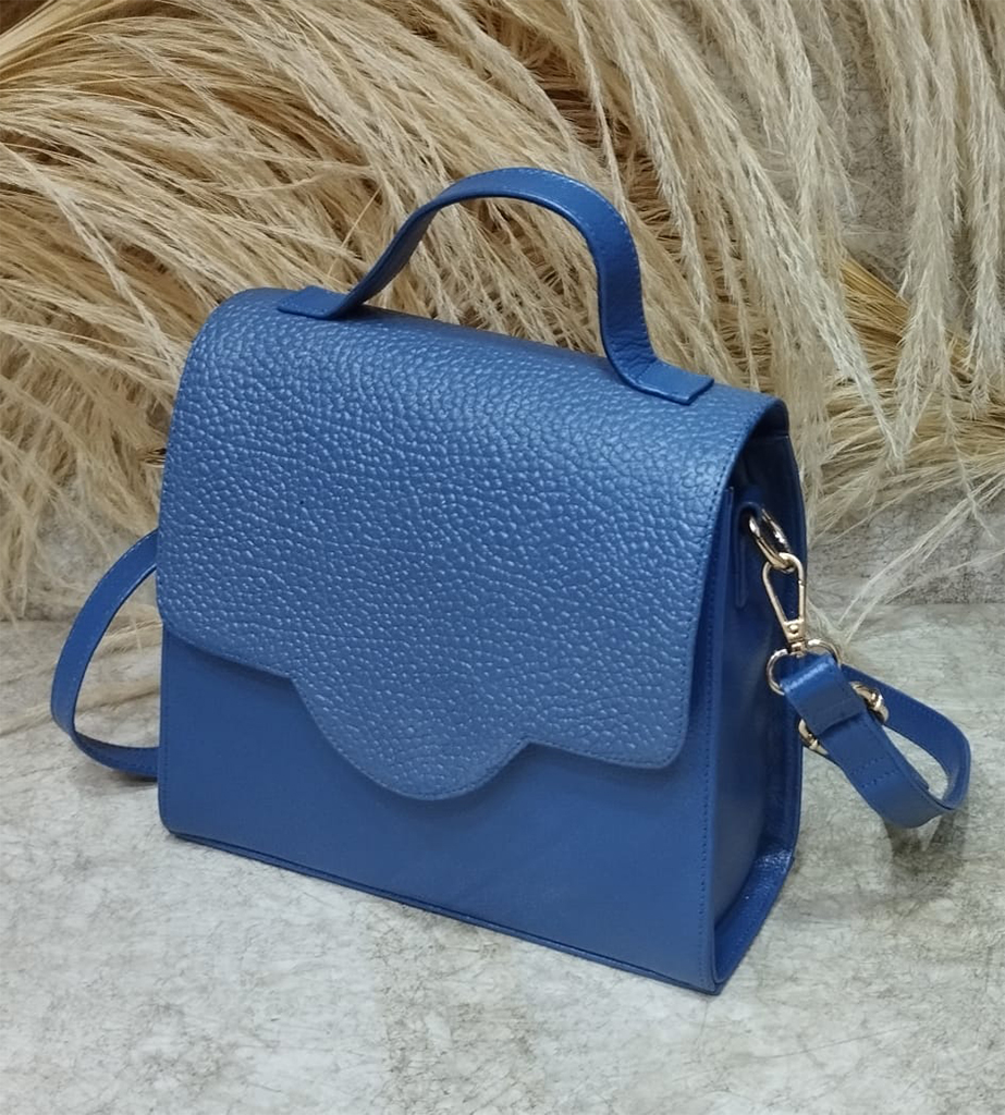Bolso Flap solapa correa