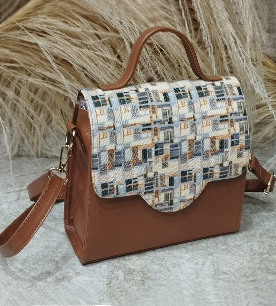 Bolso Flap solapa correa - Image 3
